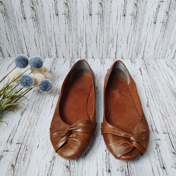 CALL IT SPRING | Caramel Brown Ballet Flats